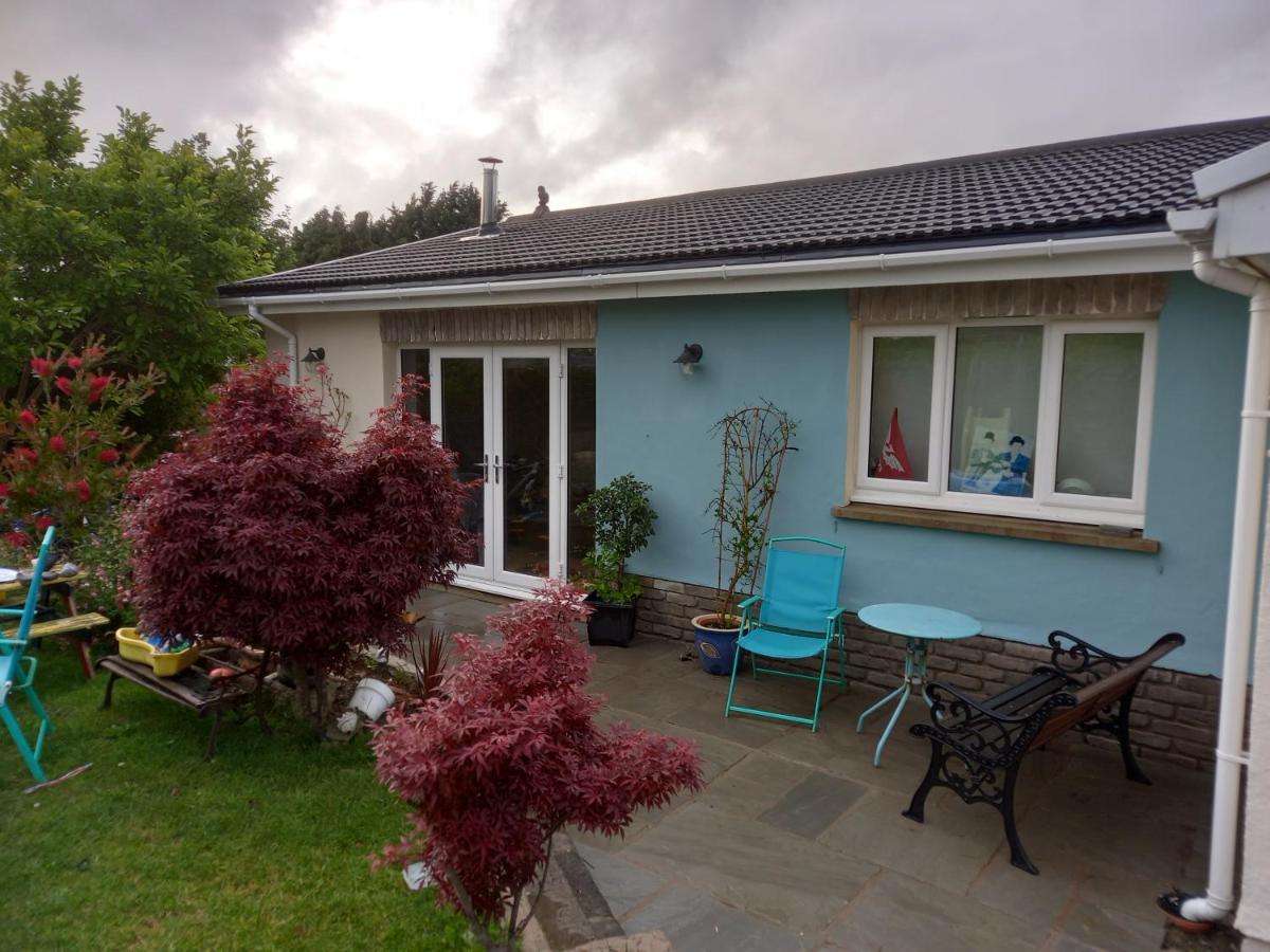 No 9 Manor Way Carmarthen Exterior photo