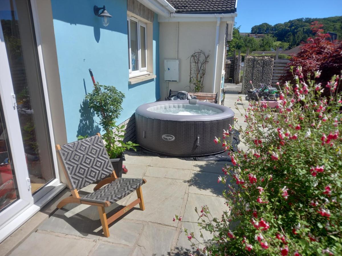 No 9 Manor Way Carmarthen Exterior photo