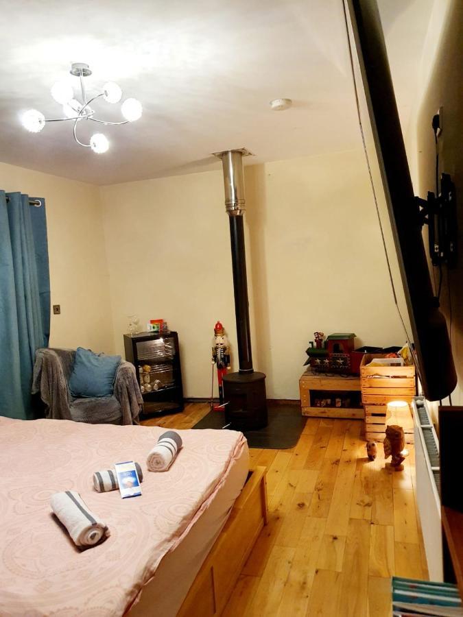 No 9 Manor Way Carmarthen Exterior photo